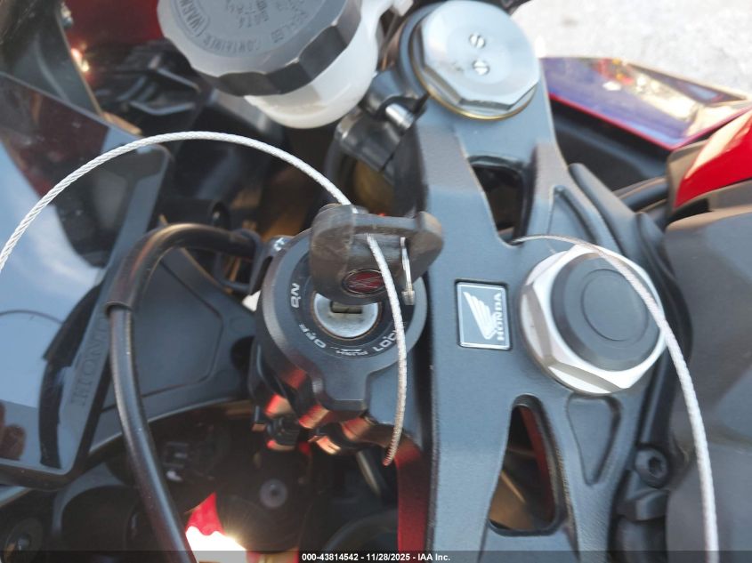 2023 Honda Cbr1000 Rr VIN: JH2SC771XPK600571 Lot: 43814542