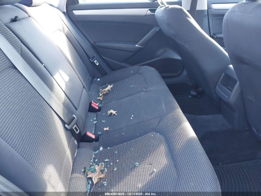 2016 Volkswagen Passat 1.8T S VIN: 1VWAT7A33GC033741 Lot: 43814628