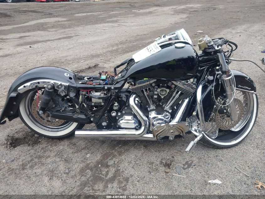 2011 Harley-Davidson Flhrc VIN: 1HD1FRM31BB670173 Lot: 43814655