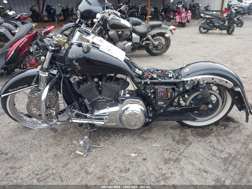 2011 Harley-Davidson Flhrc VIN: 1HD1FRM31BB670173 Lot: 43814655