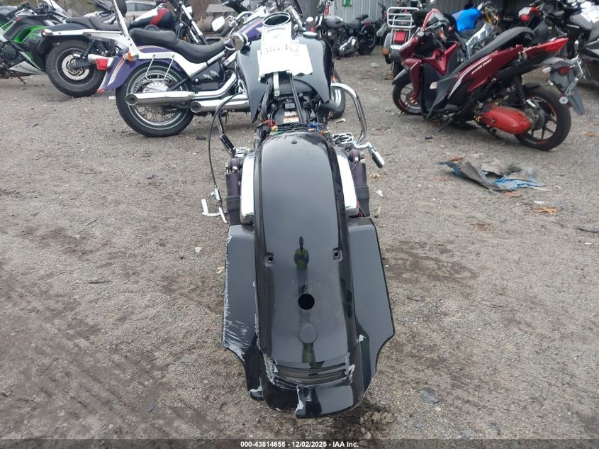 2011 Harley-Davidson Flhrc VIN: 1HD1FRM31BB670173 Lot: 43814655