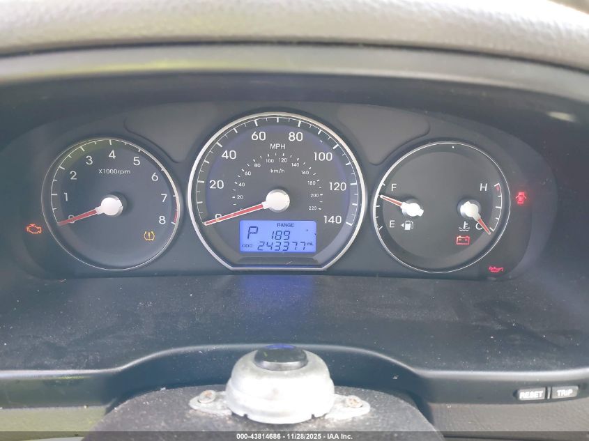 2012 Hyundai Santa Fe Limited V6 VIN: 5XYZK4AG8CG131292 Lot: 43814686