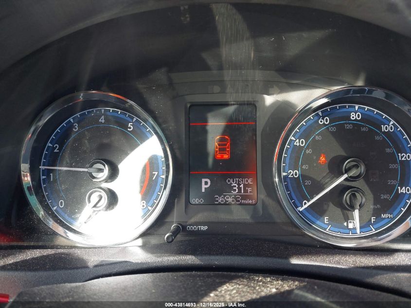 2018 Toyota Corolla Le VIN: 2T1BURHE7JC049754 Lot: 43814693