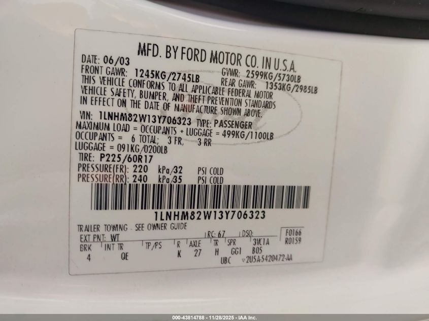 2003 Lincoln Town Car Signature VIN: 1LNHM82W13Y706323 Lot: 43814788