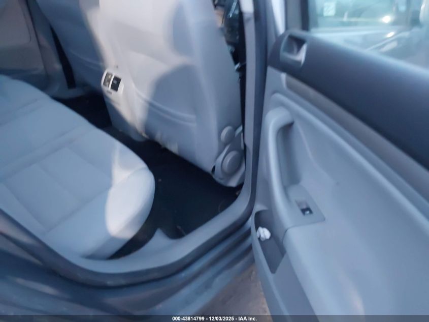 2007 Volkswagen Rabbit 4-Door VIN: WVWDR71K47W238313 Lot: 43814799