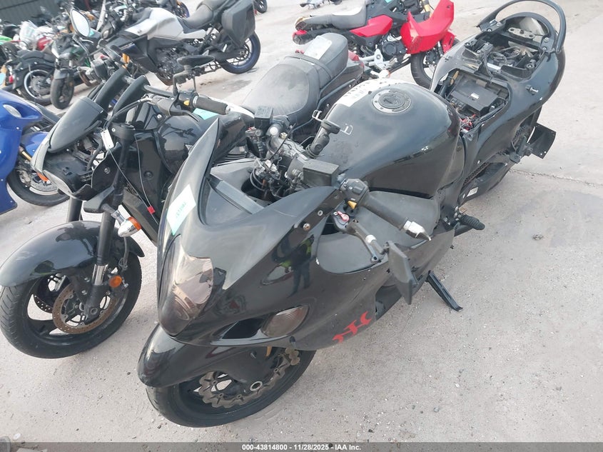 2004 Suzuki Gsx1300 R VIN: JS1GW71A142106894 Lot: 43814800