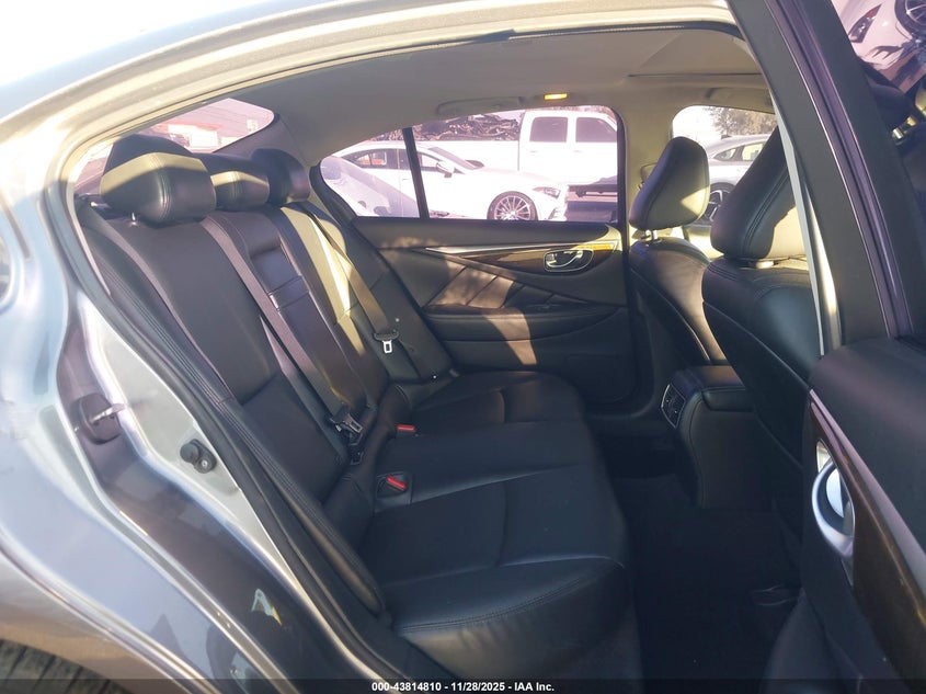 2019 Infiniti Q50 3.0T Luxe VIN: JN1EV7AR2KM555303 Lot: 43814810