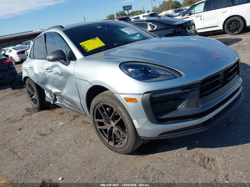 PORSCHE MACAN T