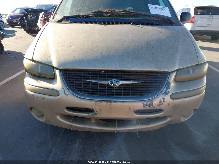 2000 Chrysler Town & Country Limited VIN: 1C4GP64LXYB709245 Lot: 43814837