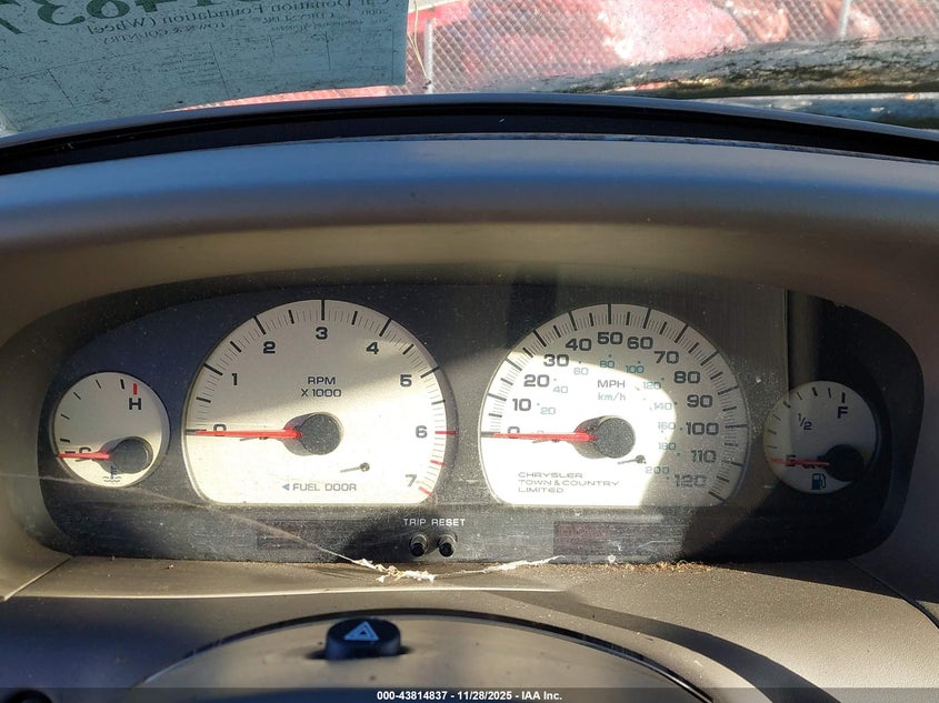 2000 Chrysler Town & Country Limited VIN: 1C4GP64LXYB709245 Lot: 43814837