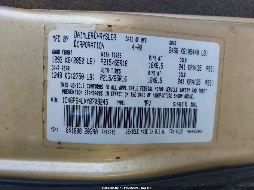 2000 Chrysler Town & Country Limited VIN: 1C4GP64LXYB709245 Lot: 43814837