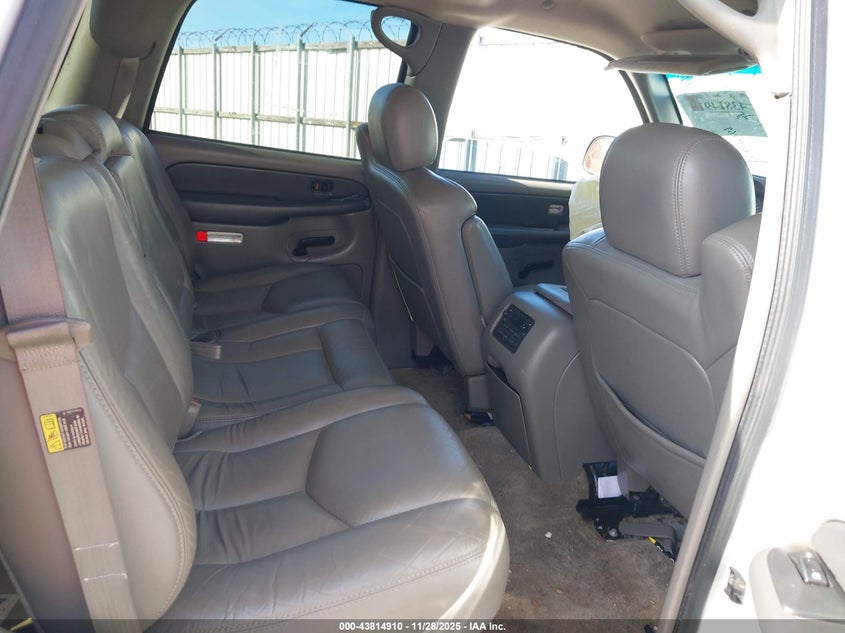 2003 Chevrolet Tahoe Lt VIN: 1GNEC13ZX3R264069 Lot: 43814910