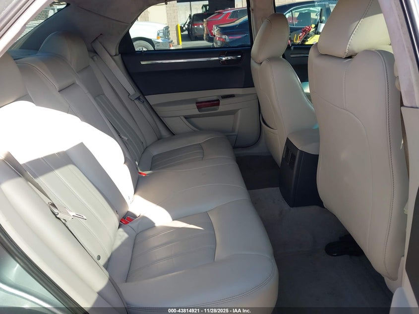 2006 Chrysler 300C VIN: 2C3LA63H56H282742 Lot: 43814921