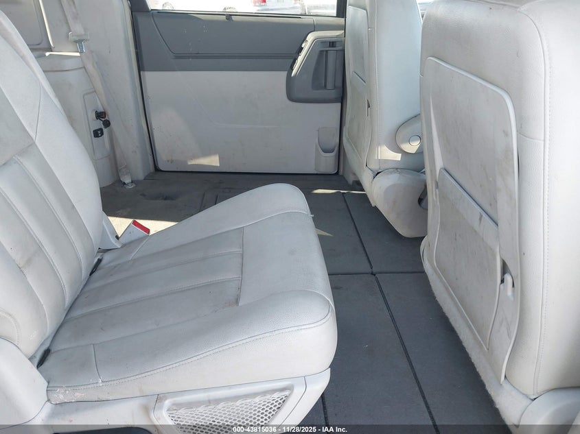 2008 Chrysler Town & Country Touring VIN: 2A8HR54P78R682348 Lot: 43815036