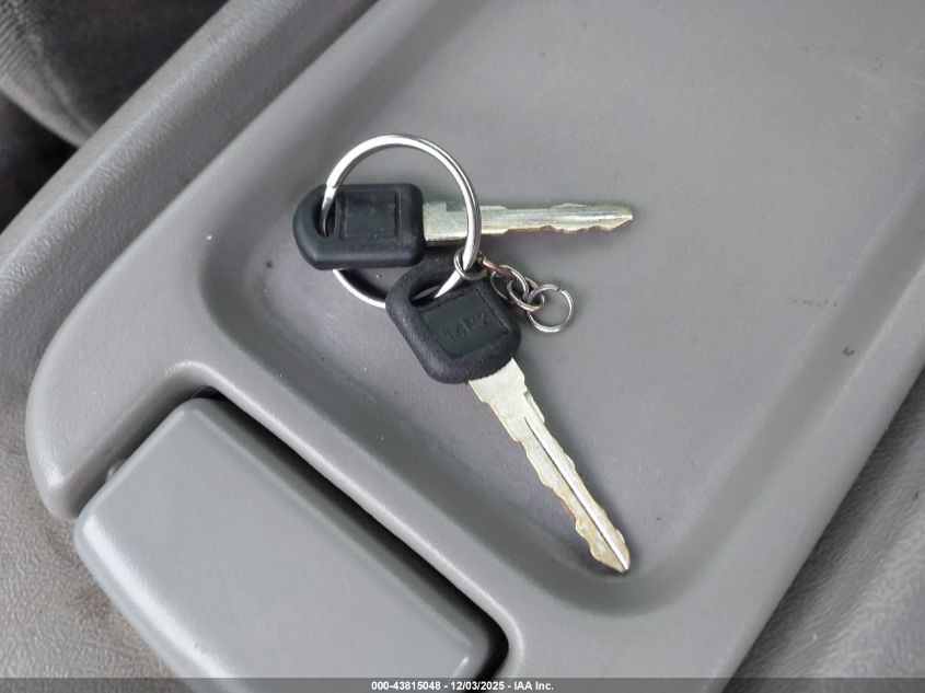 1995 Chevrolet Gmt-400 C1500 VIN: 1GBEC14K4SZ108171 Lot: 43815048