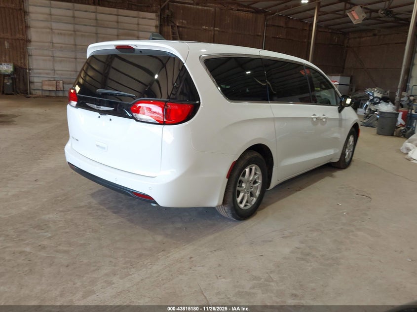2C4RC1CGXTR189649 2026 CHRYSLER VOYAGER photo no. 4