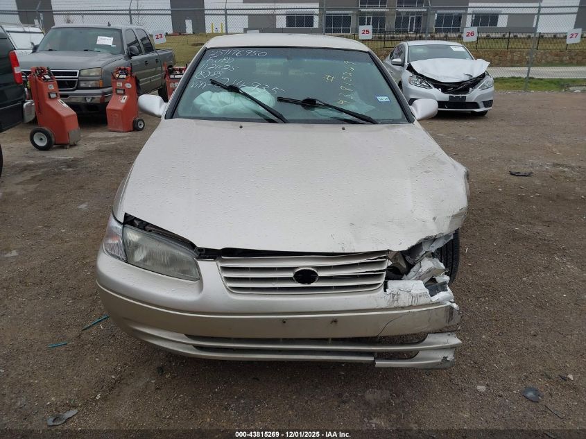 1998 Toyota Camry Le VIN: JT2BG22K5W0214935 Lot: 43815269