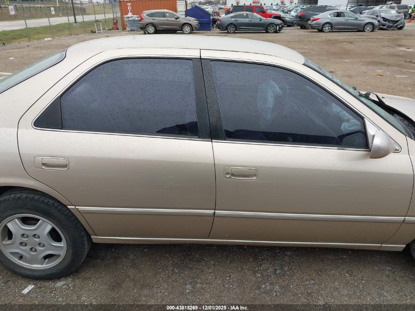 1998 Toyota Camry Le VIN: JT2BG22K5W0214935 Lot: 43815269