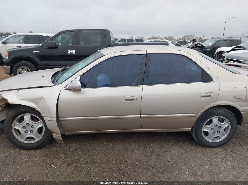 1998 Toyota Camry Le VIN: JT2BG22K5W0214935 Lot: 43815269