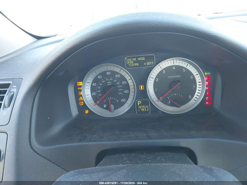 2012 Volvo C70 T5/T5 Platinum/T5 Premier Plus VIN: YV1672MC3CJ130692 Lot: 43815291