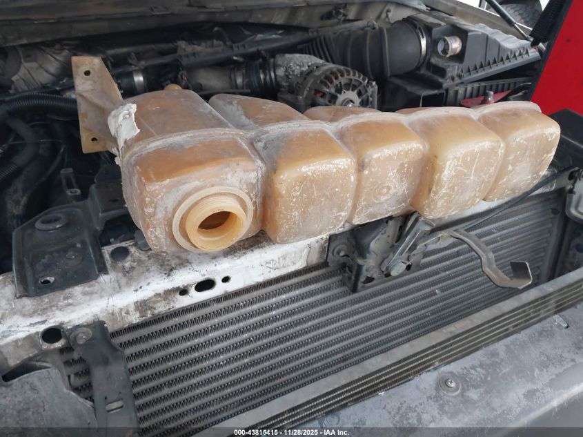 2000 Ford F-350 Lariat/Xl/Xlt VIN: 1FDWF36F2YEE26949 Lot: 43815415