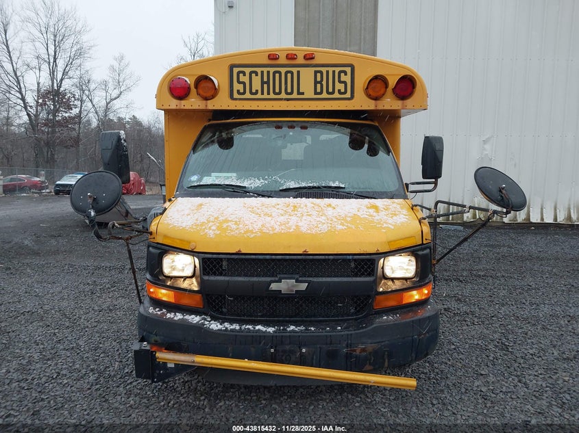 2012 Chevrolet Express Cutaway Work Van VIN: 1GB3G3BG5C1179398 Lot: 43815432