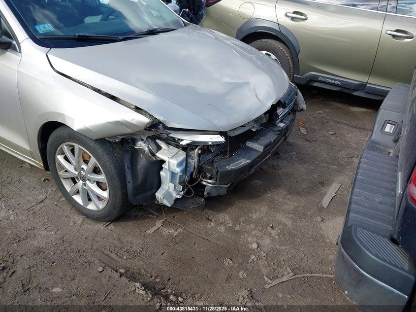 2013 Volkswagen Jetta Se VIN: 3VWBP7AJ4DM227261 Lot: 43815431