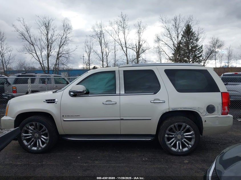 2009 Cadillac Escalade Standard VIN: 1GYFK23229R285879 Lot: 43815589