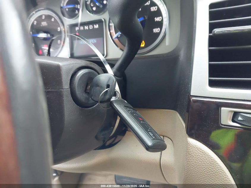 2009 Cadillac Escalade Standard VIN: 1GYFK23229R285879 Lot: 43815589