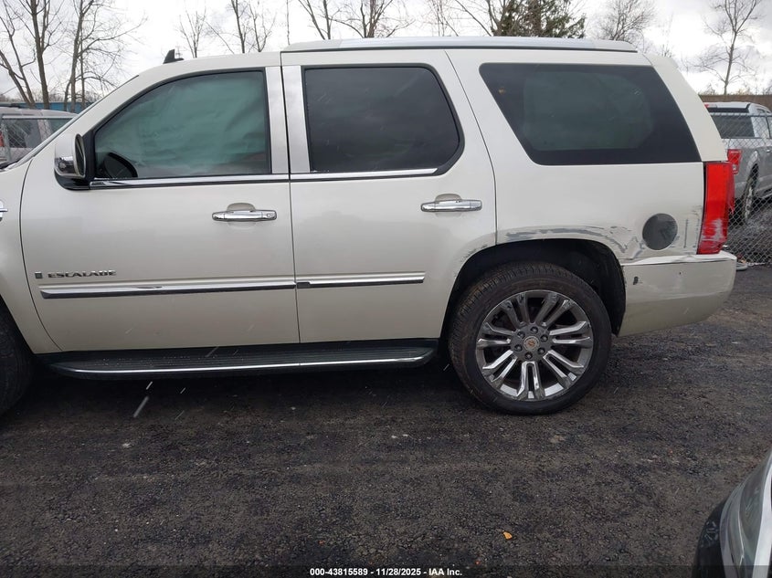 2009 Cadillac Escalade Standard VIN: 1GYFK23229R285879 Lot: 43815589