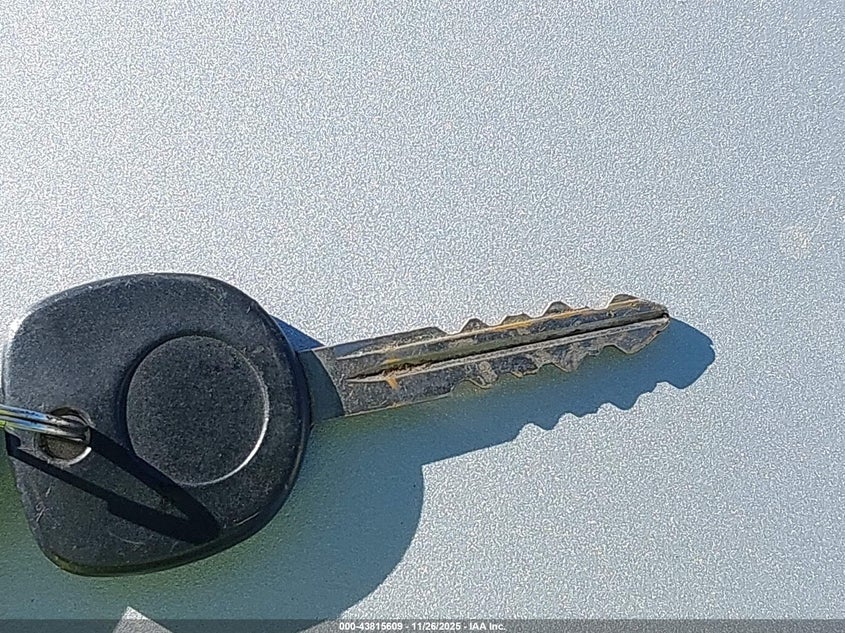 2005 Chevrolet Tahoe Ls VIN: 1GNEC13TX5R216344 Lot: 43815609