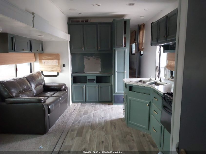 2017 Heartland Elkridge 36' 5Th Wheel VIN: 5SFRG4025HE332135 Lot: 43815630