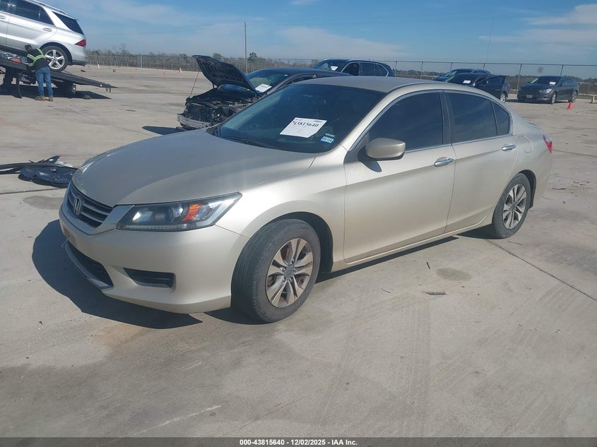 1HGCR2F3XFA181130 2015 HONDA ACCORD photo no. 2