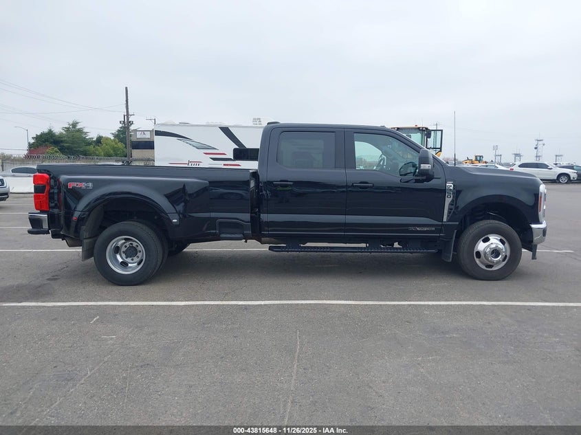 2024 Ford F-350 Chassis Lariat VIN: 1FD8W3HT1REC01631 Lot: 43815648