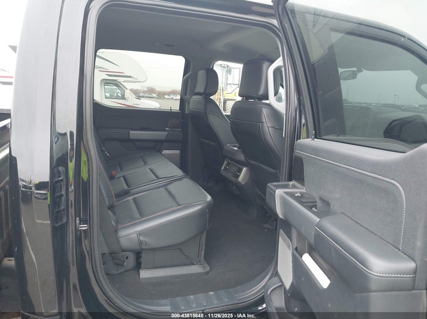 2024 Ford F-350 Chassis Lariat VIN: 1FD8W3HT1REC01631 Lot: 43815648