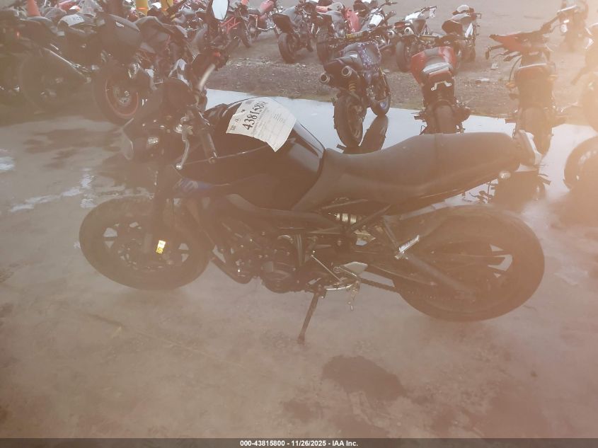 2016 Yamaha Fz09 VIN: JYARN33E1GA010196 Lot: 43815800