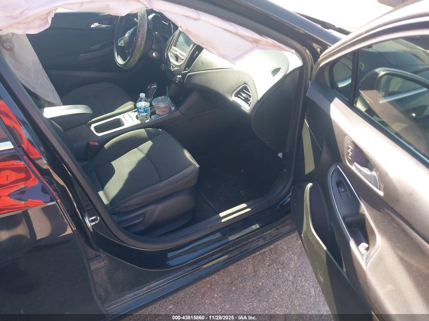 1G1BE5SM8J7171975 2018 CHEVROLET CRUZE photo no. 5