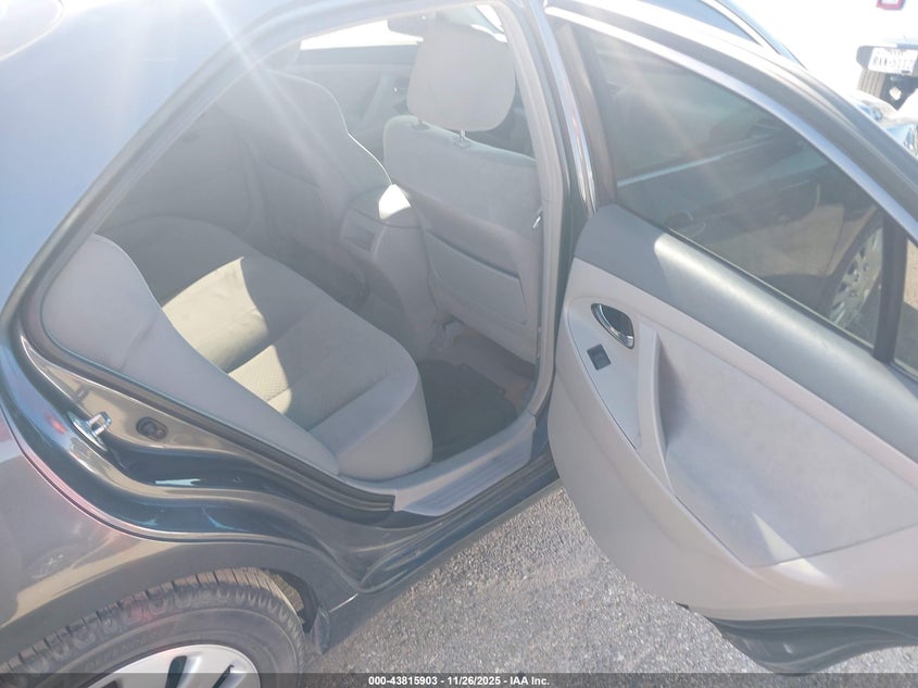 2008 Toyota Camry Le VIN: 4T1BE46K28U262256 Lot: 43815903