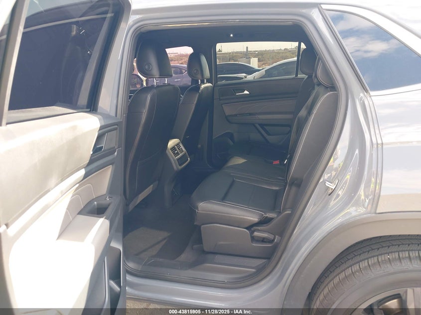 2022 Volkswagen Atlas Cross Sport 3.6L V6 Sel R-Line VIN: 1V2SE2CA9NC212703 Lot: 43815905