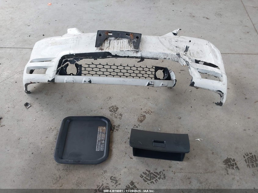 2003 Toyota Matrix Standard VIN: 2T1KR32E03C026956 Lot: 43816081