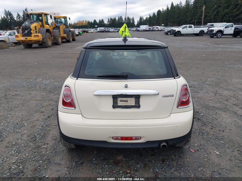 2012 Mini Cooper VIN: WMWSU3C54CT260469 Lot: 43816091