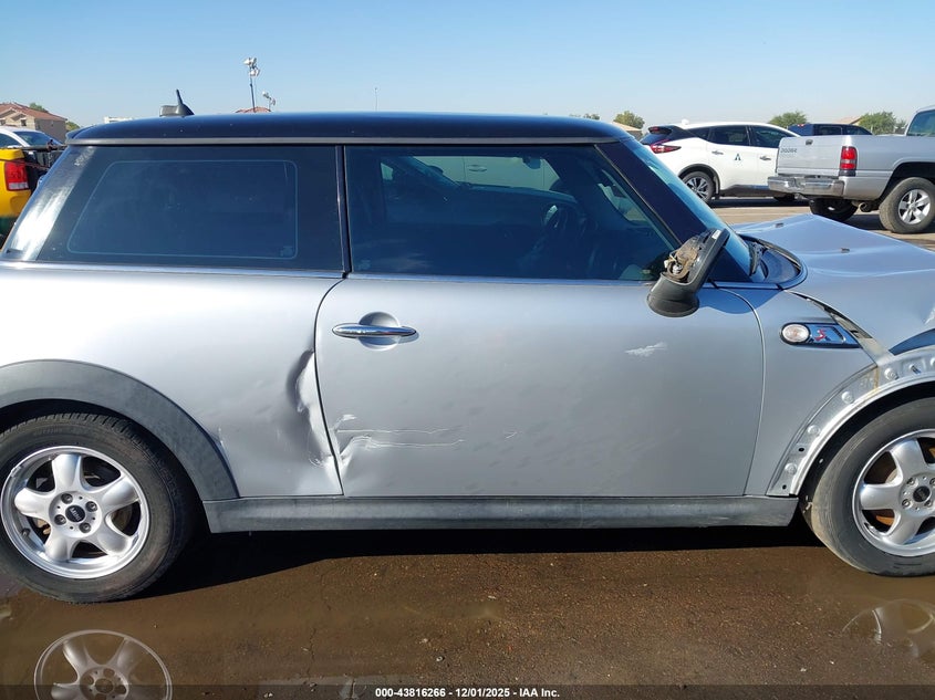WMWMF3C50ATU79123 2010 MINI COOPER photo no. 13