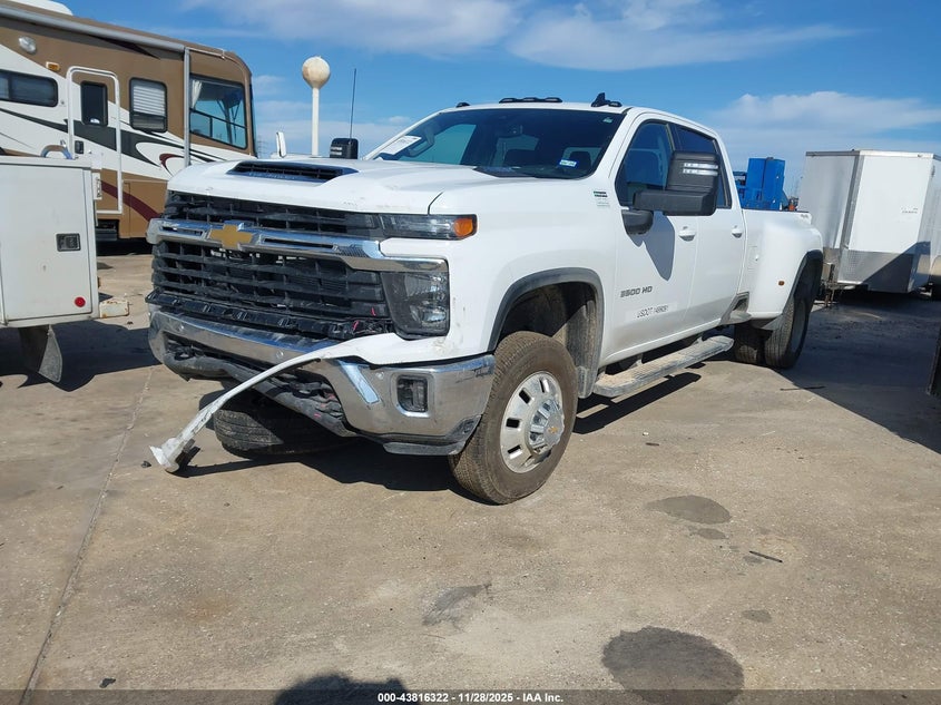 1GC4KTEY4SF339467 2025 CHEVROLET SILVERADO photo no. 2