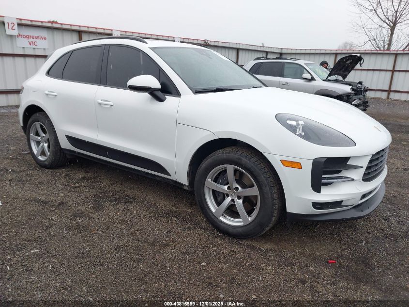 PORSCHE MACAN
