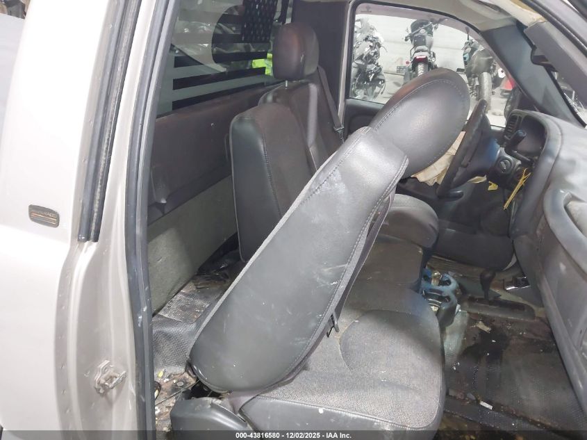 2004 Chevrolet Silverado 1500 VIN: 1GCEK14T24Z199550 Lot: 43816580