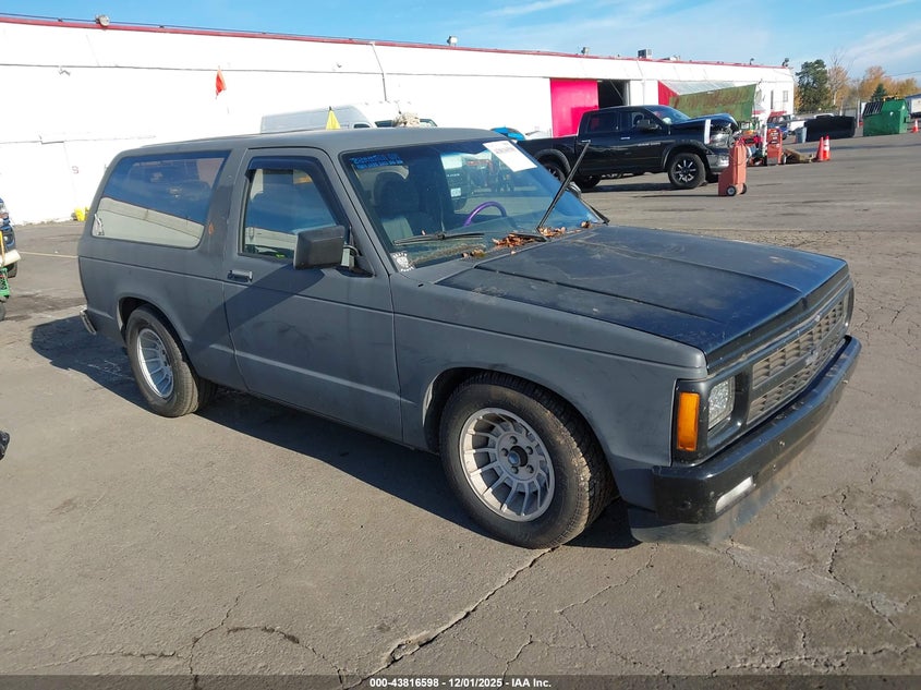 1G5CS18B5E0529266 1984 GMC S15 Jimmy auction photo 1