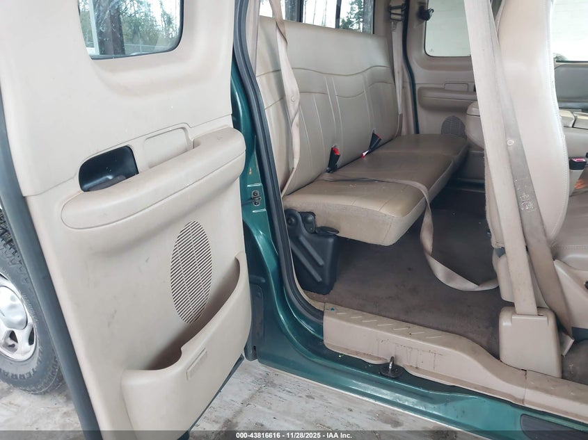 2000 Ford F-150 Lariat/Work Series/Xl/Xlt VIN: 1FTRX18L7YNA16914 Lot: 43816616