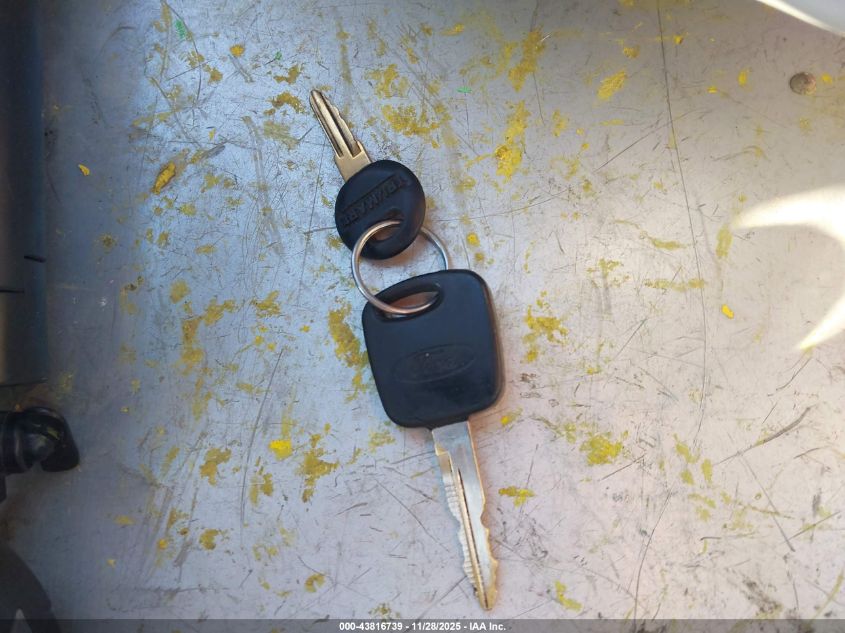 2004 Ford F-150 Heritage Xl/Xlt VIN: 2FTRF17284CA87390 Lot: 43816739