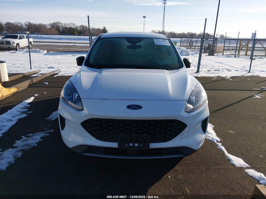 2022 Ford Escape S VIN: 1FMCU9F61NUB40913 Lot: 43816807