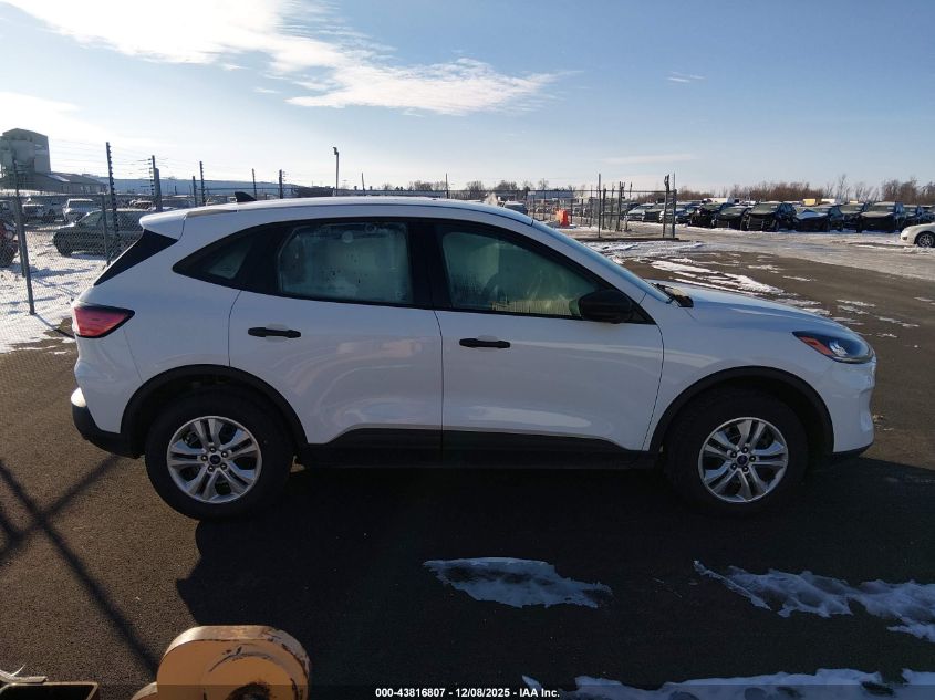 2022 Ford Escape S VIN: 1FMCU9F61NUB40913 Lot: 43816807